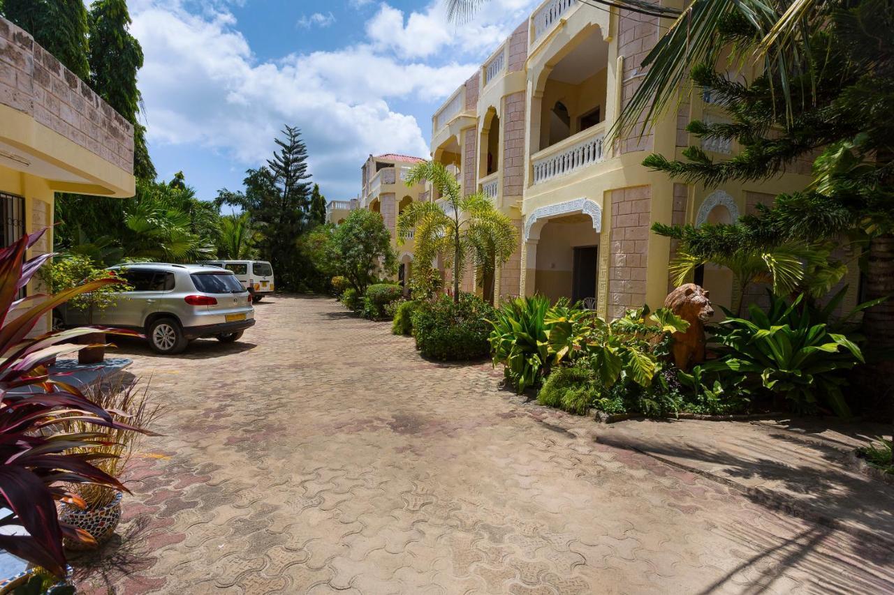 Jacyjoka Apartments Nyali Mombasa Exterior foto